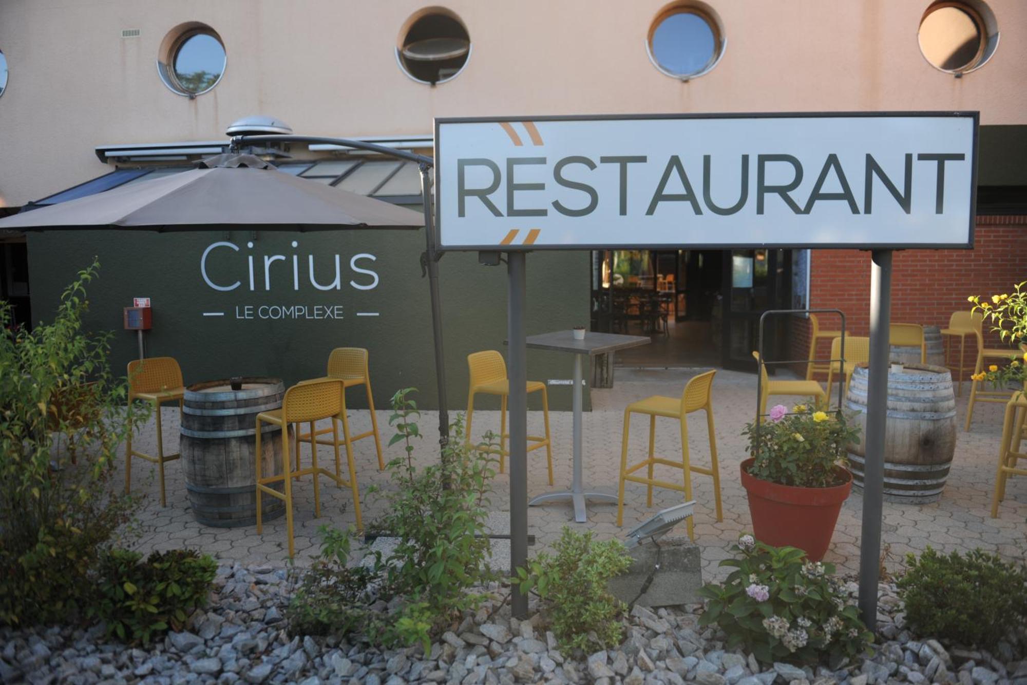 Hotel Restaurant Cirius Montrond-les-Bains Exterior photo